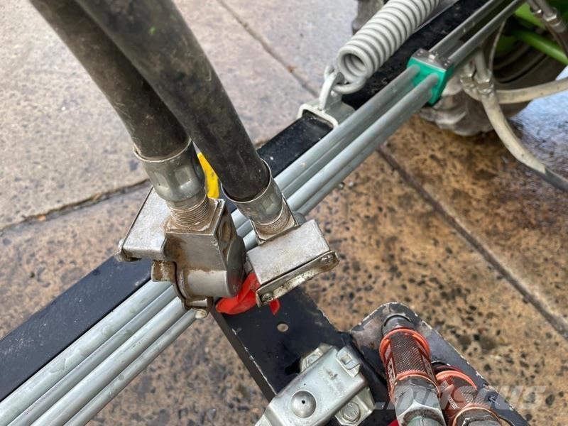 Conow BTW 24 Heinapressid