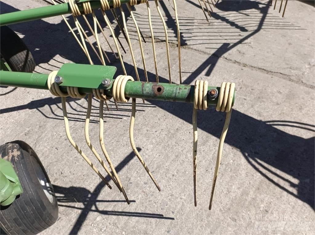 Krone Swadro 800 Iseliikuvad niidukid-vaalutid