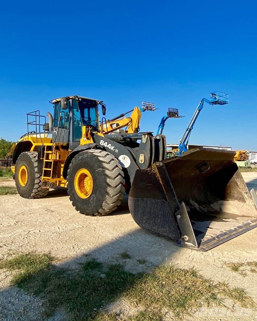 John Deere 844 K Rataslaadurid