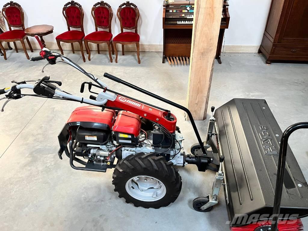 Emaq MAK 18 Tänavapuhastusmasinad