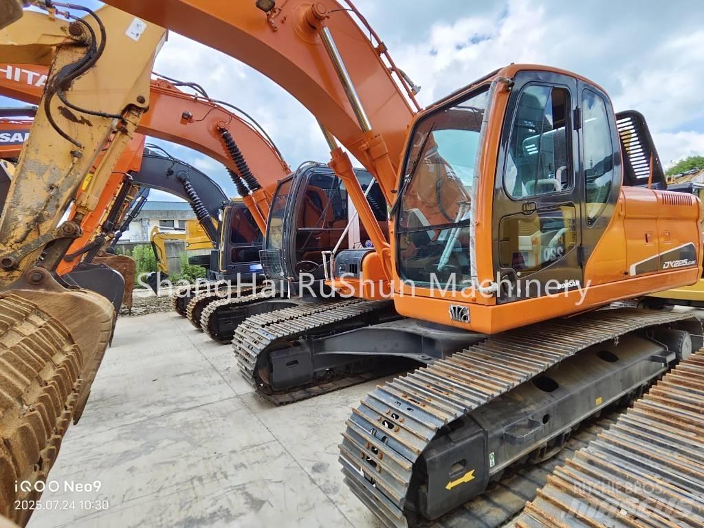 Doosan 225-7 Roomikekskavaatorid