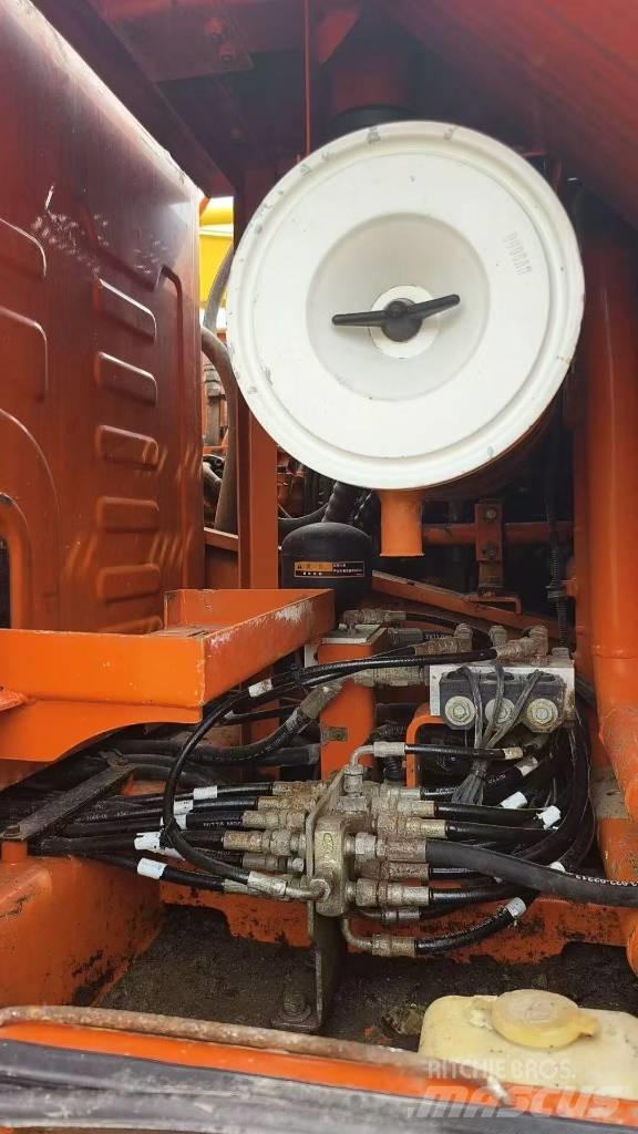 Doosan DH 225 LC-7 Roomikekskavaatorid