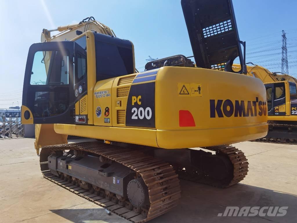 Komatsu PC 200-8 Roomikekskavaatorid