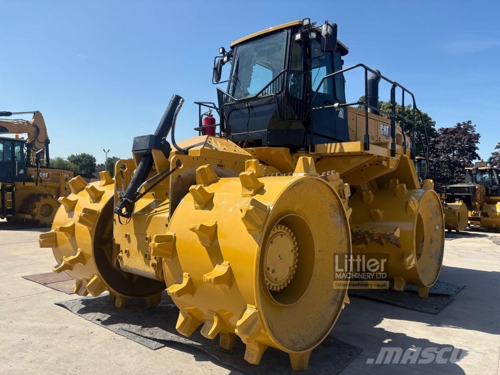 CAT 826 Jäätmetihendajad
