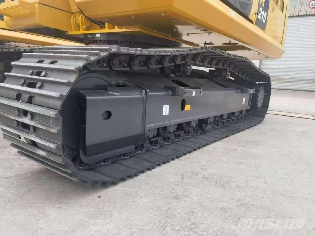 Komatsu PC 210 Roomikekskavaatorid