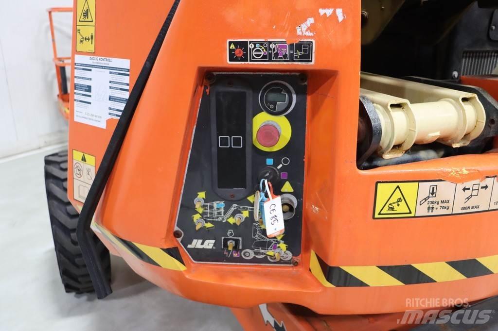 JLG H340AJ Iseliikuvad poomtõstukid