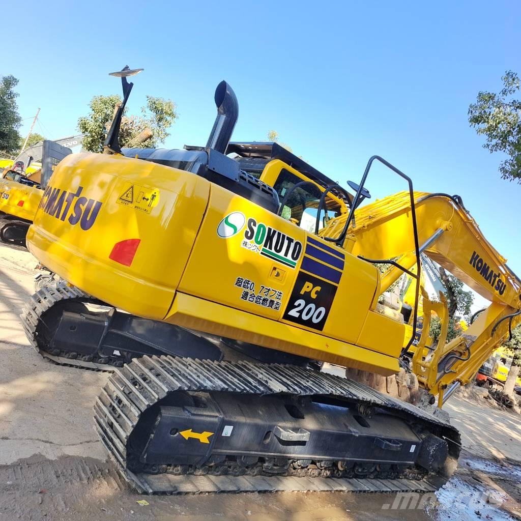 Komatsu PC 200-8 Roomikekskavaatorid