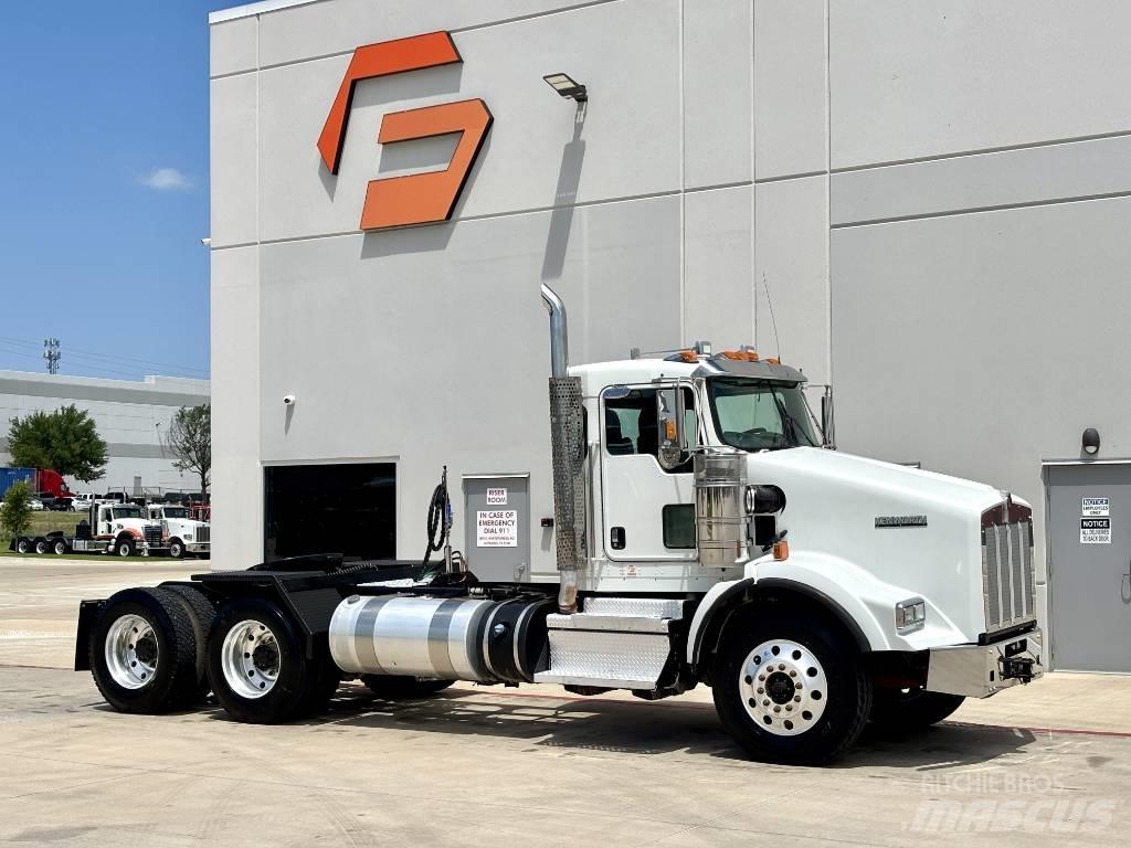 Kenworth T 800 Sadulveokid