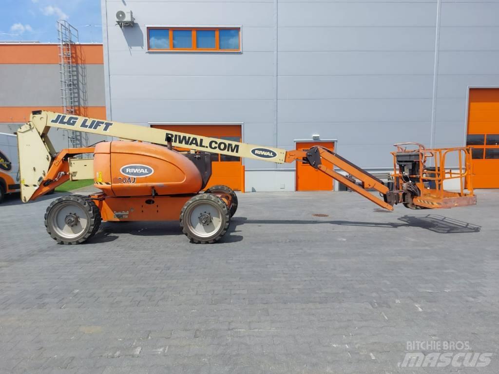 JLG 600AJ Iseliikuvad poomtõstukid