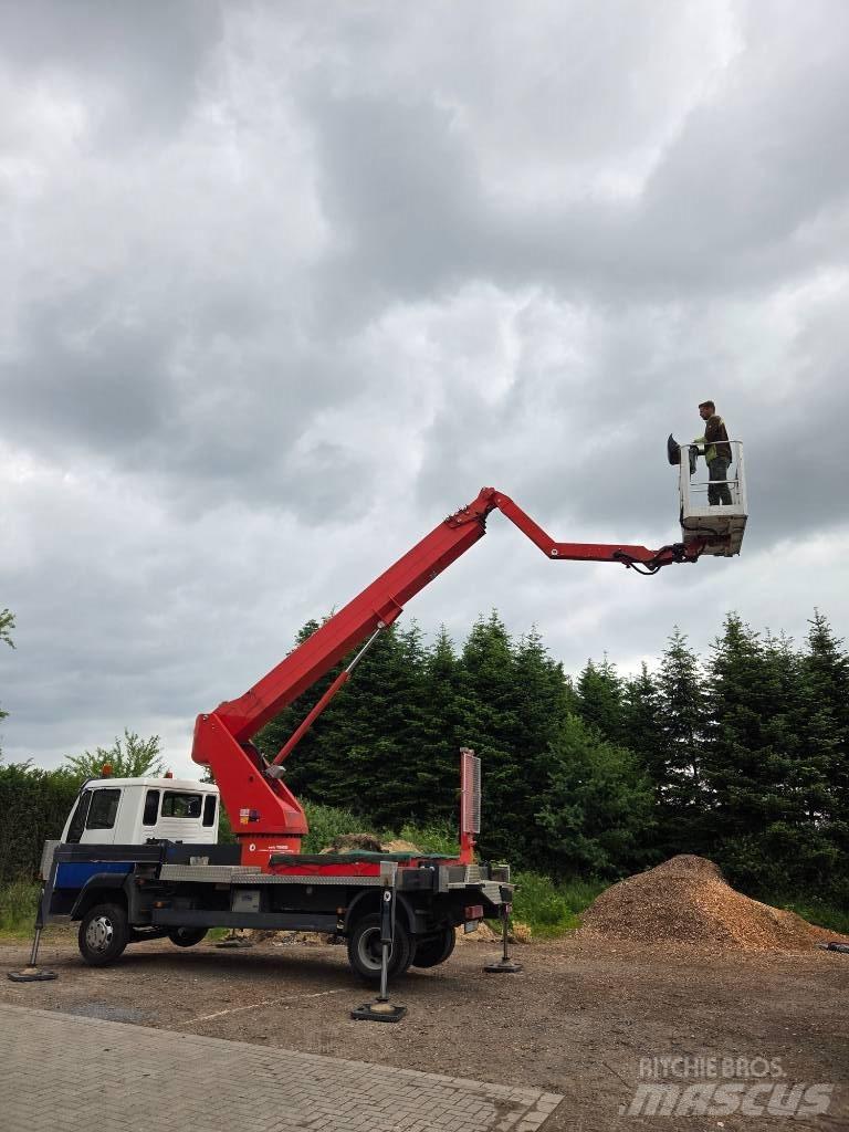 MAN LE 8.140 Auto korvtõstukid