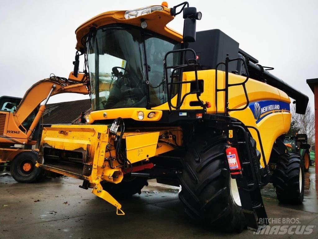 New Holland CX 8070 Teraviljakombainid
