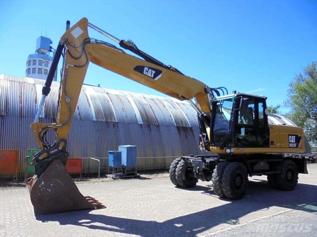 CAT M 322 D Ratasekskavaatorid