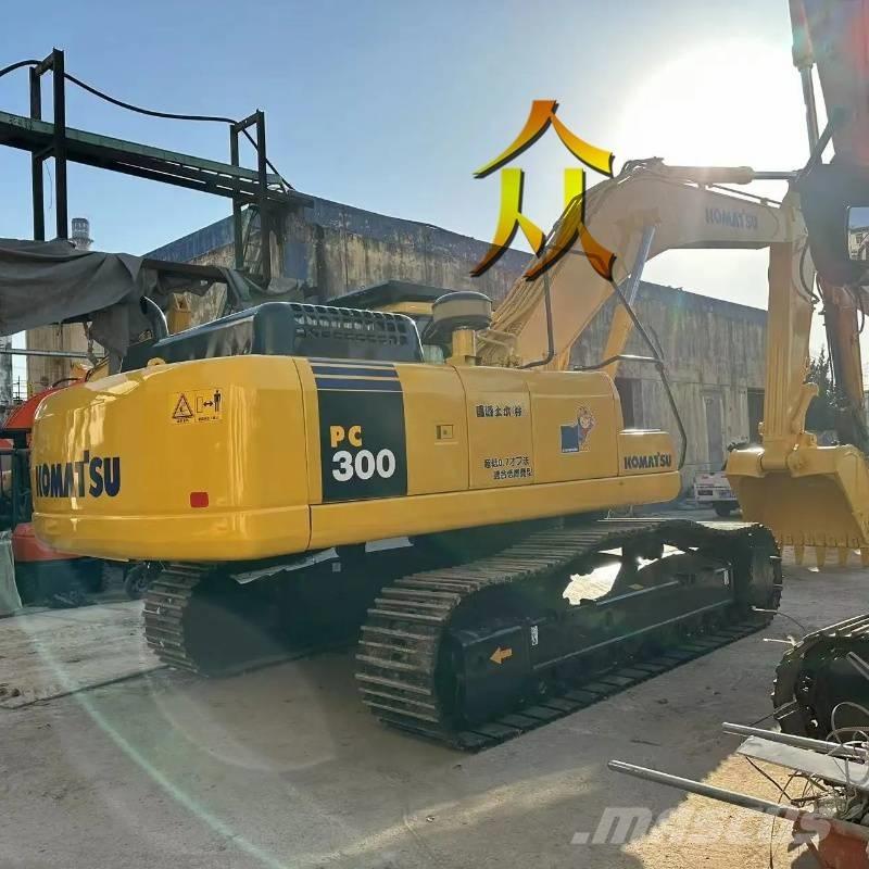 Komatsu PC 300 Roomikekskavaatorid