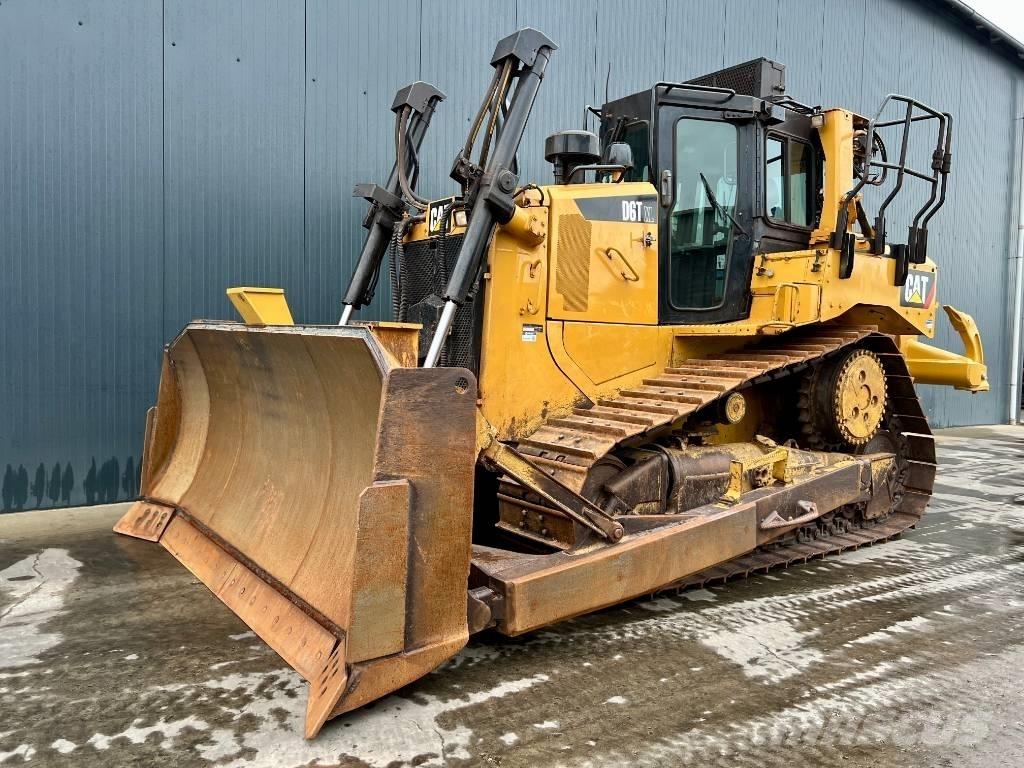 CAT D6T XL Buldooserid