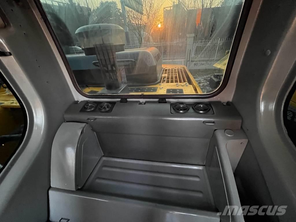 Komatsu PC270 Roomikekskavaatorid