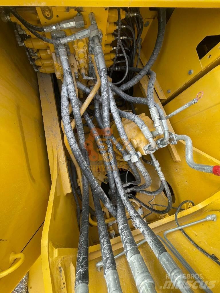 Komatsu PC 200-8 Roomikekskavaatorid
