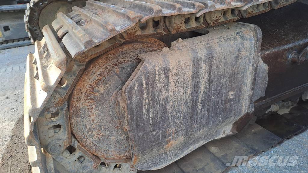 CASE CX 300 E Roomikekskavaatorid