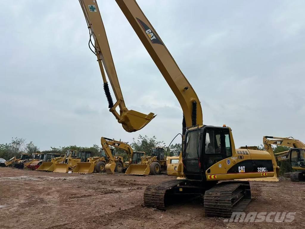 CAT 320 C L Pika noolega ekskavaatorid