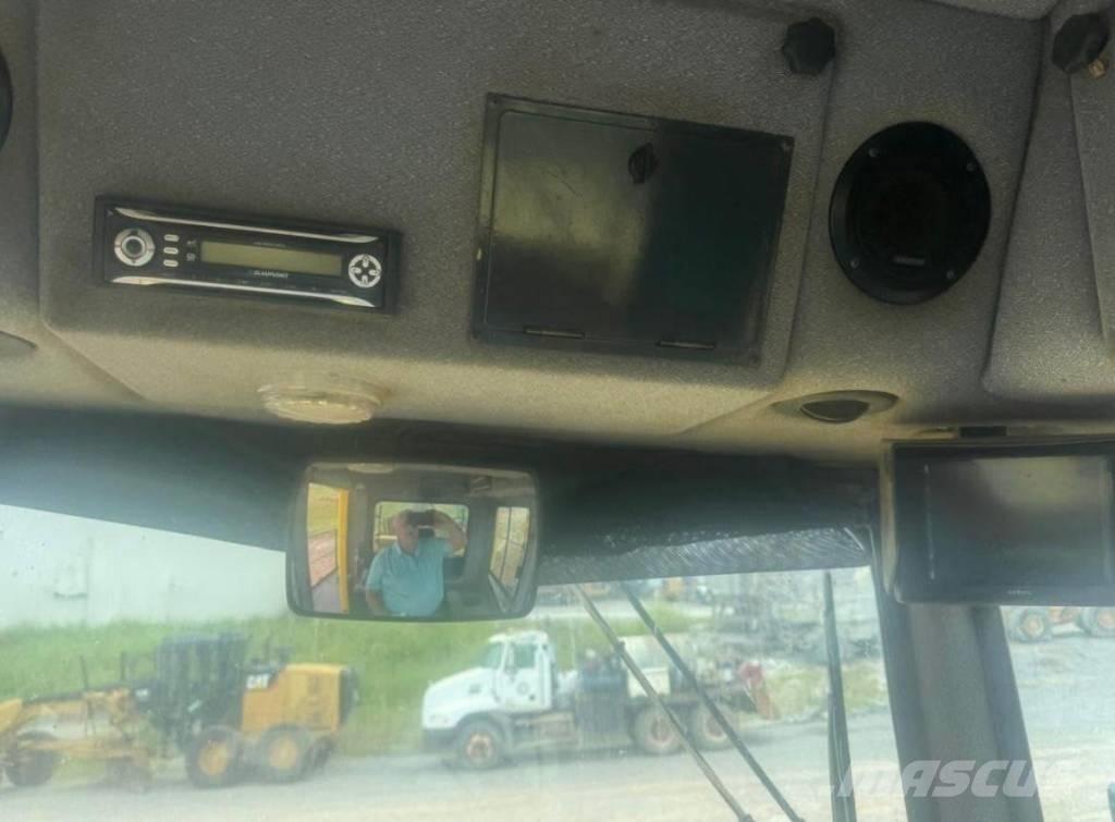 Bomag BC 1172  RB3 Pinnasetihendajad