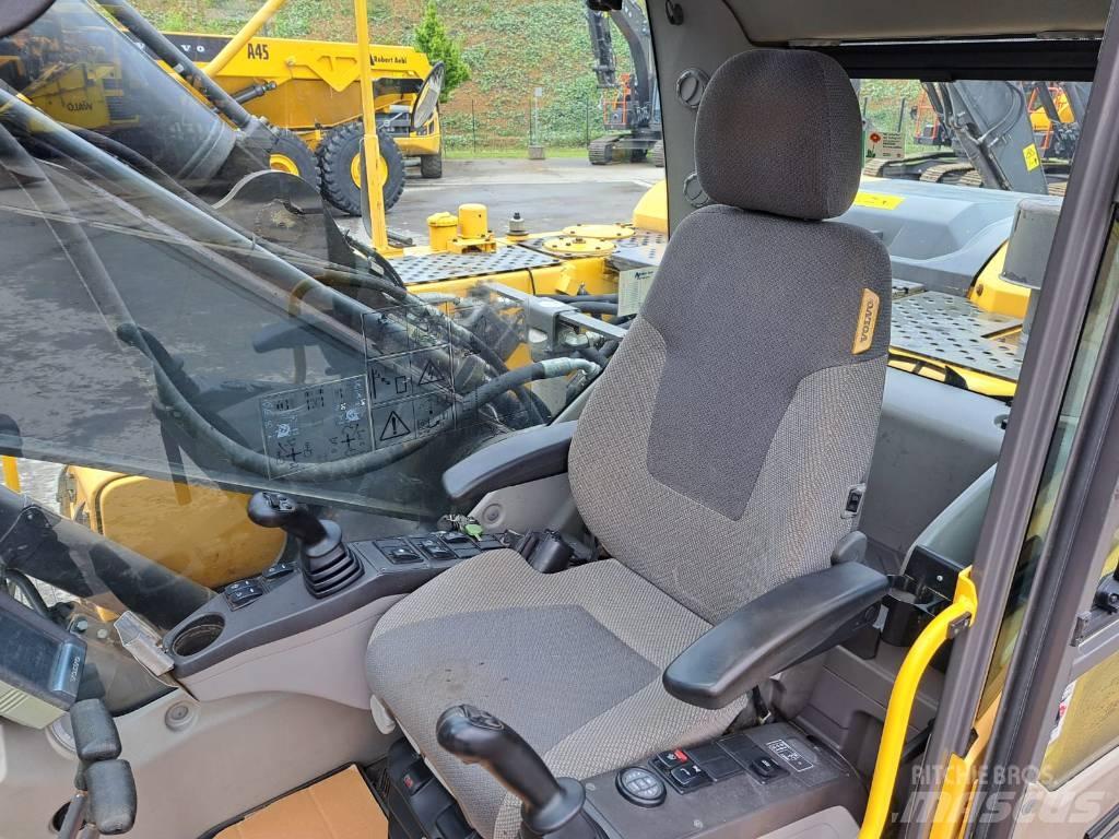 Volvo EC 220 DL Roomikekskavaatorid