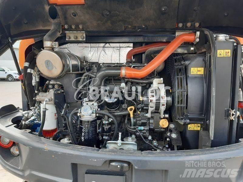 Doosan DX 57 W Ratasekskavaatorid