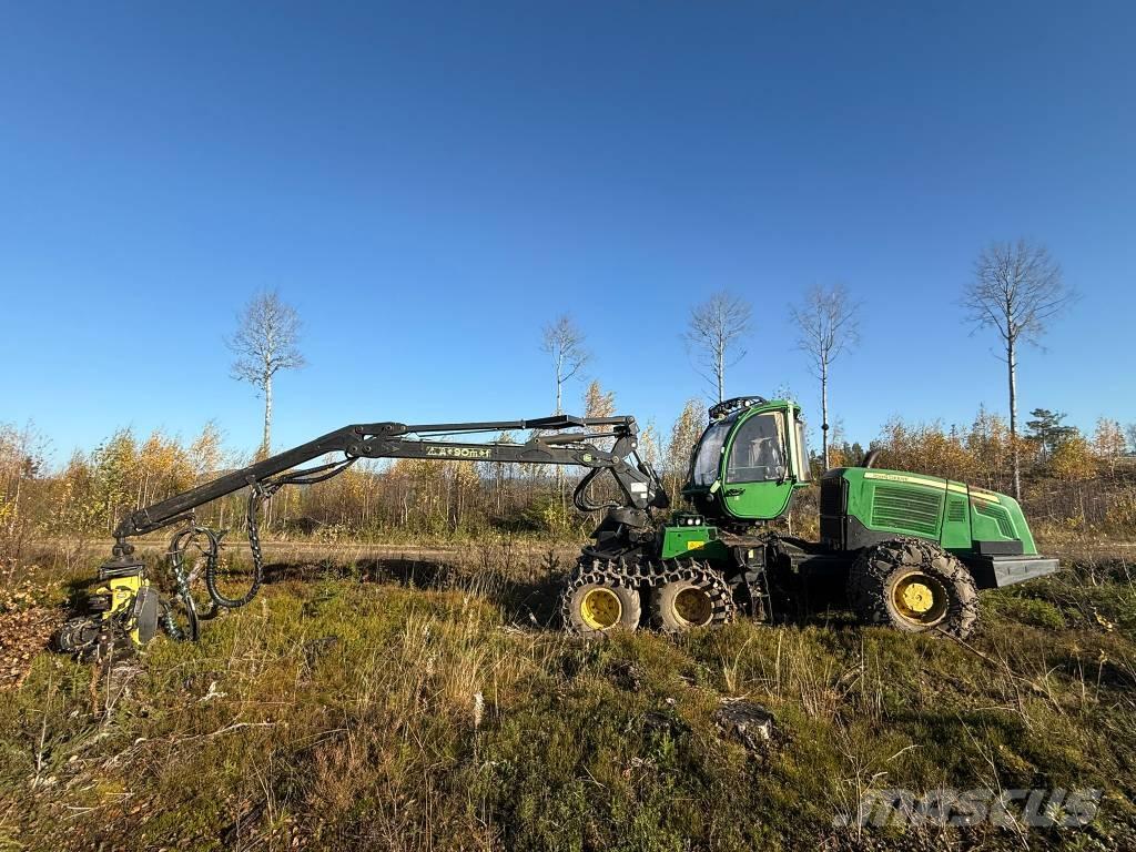 John Deere 1070 E Harvesterid