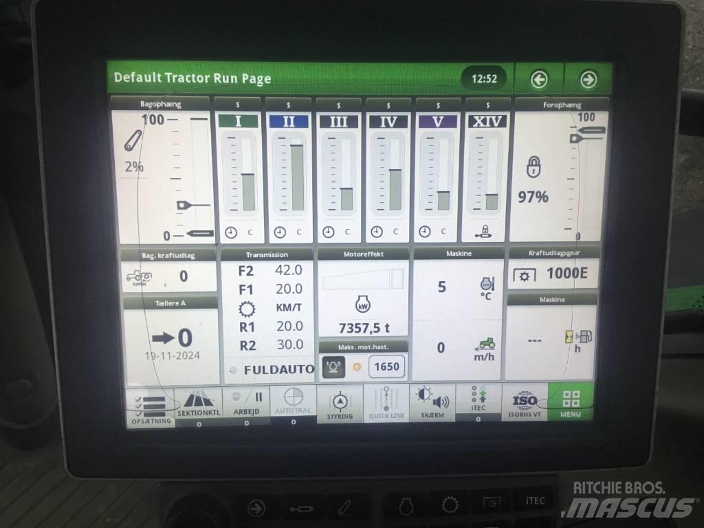 John Deere 6215 R Traktorid