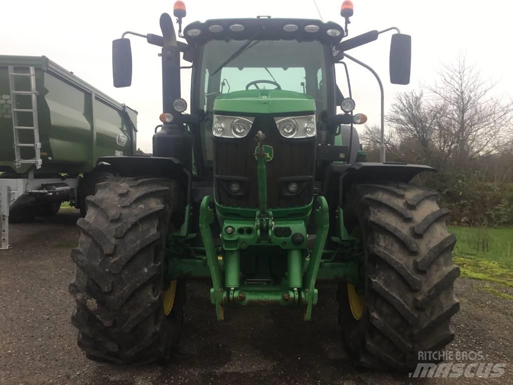 John Deere 6215 R Traktorid