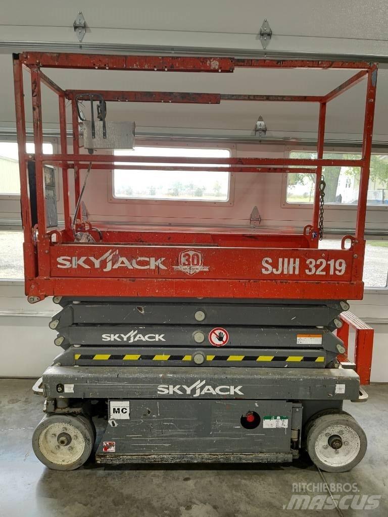 SkyJack SJ III 3219 Käärtõstukid