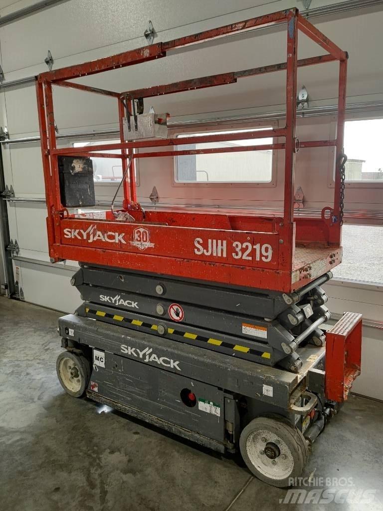SkyJack SJ III 3219 Käärtõstukid
