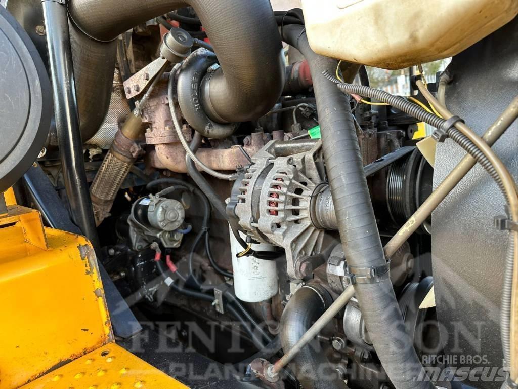 JCB 714 Liigendraamiga pinnaseveokid