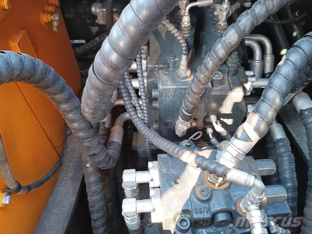 Hyundai R 220-9 S Roomikekskavaatorid