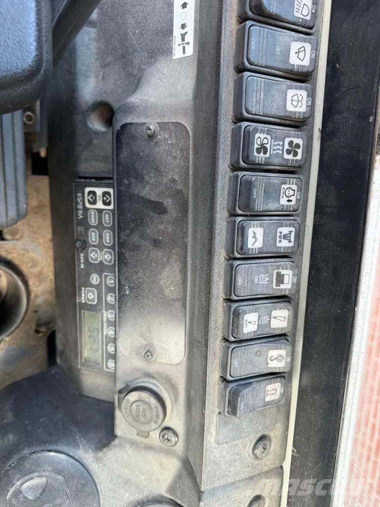 Takeuchi TB230 Roomikekskavaatorid