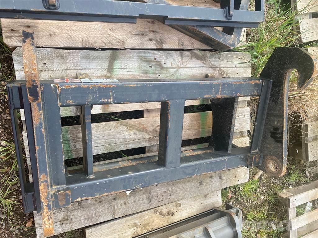  ADAPTOR PLATE Põllumajanduslikud teleskoopkäitlejad