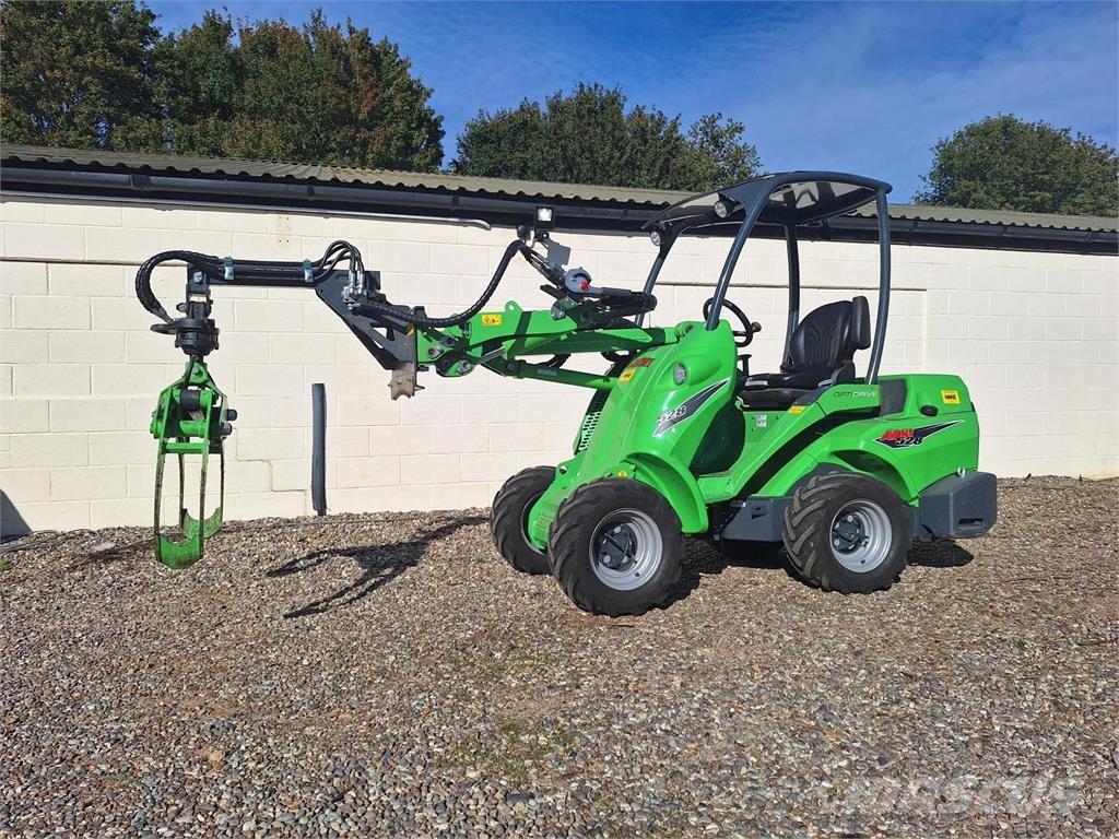 Avant 528 Rataslaadurid