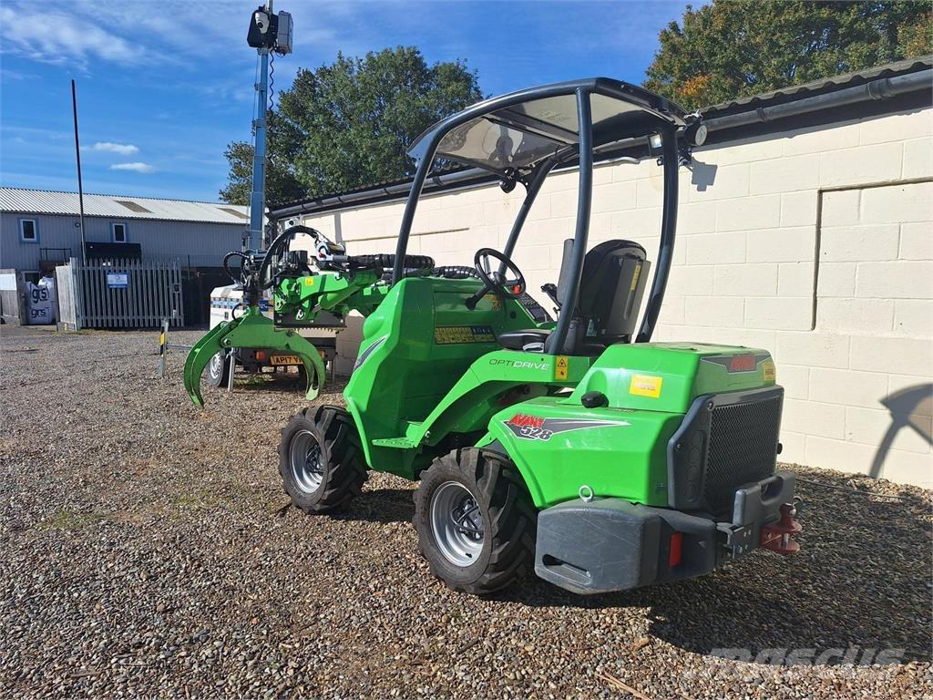 Avant 528 Rataslaadurid