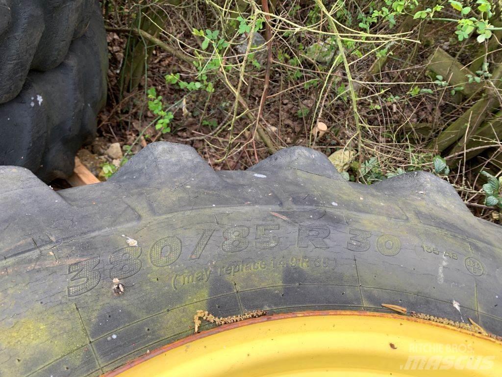  FRONT WHEELS Rehvid, rattad ja veljed