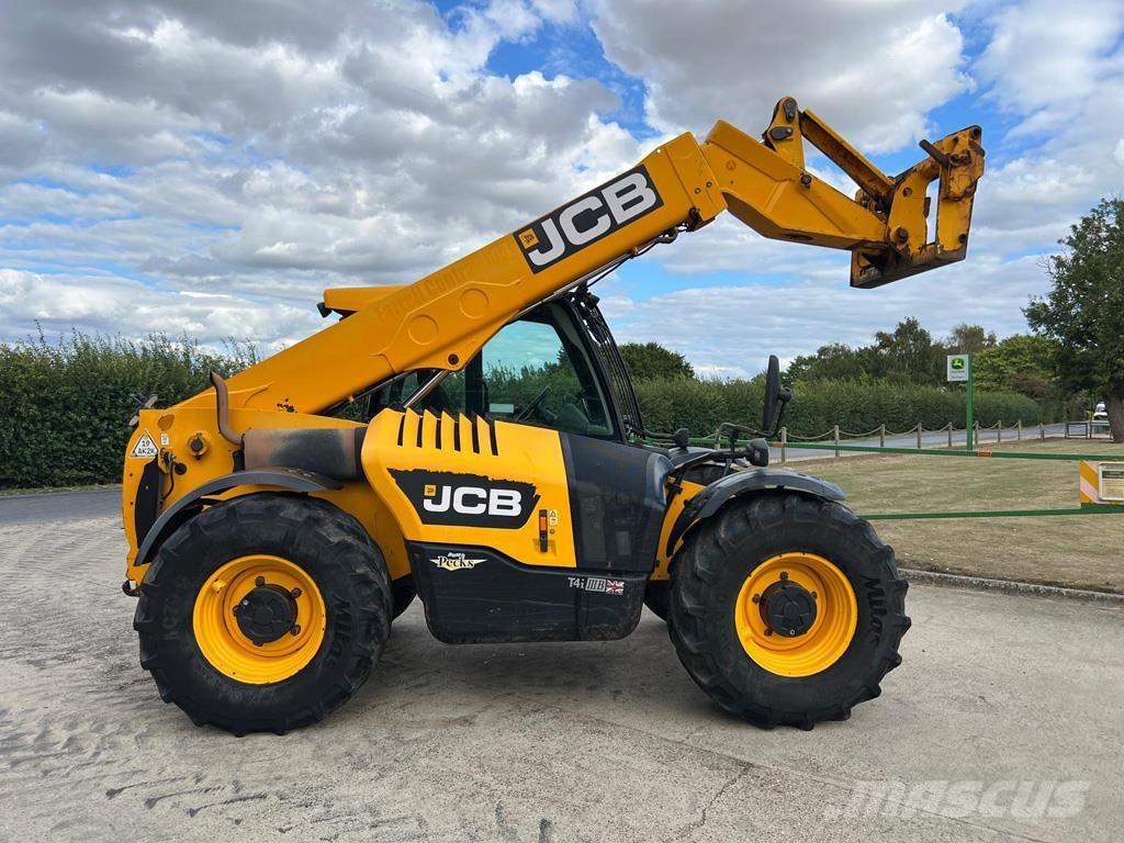 JCB 541-70 Põllumajanduslikud teleskoopkäitlejad