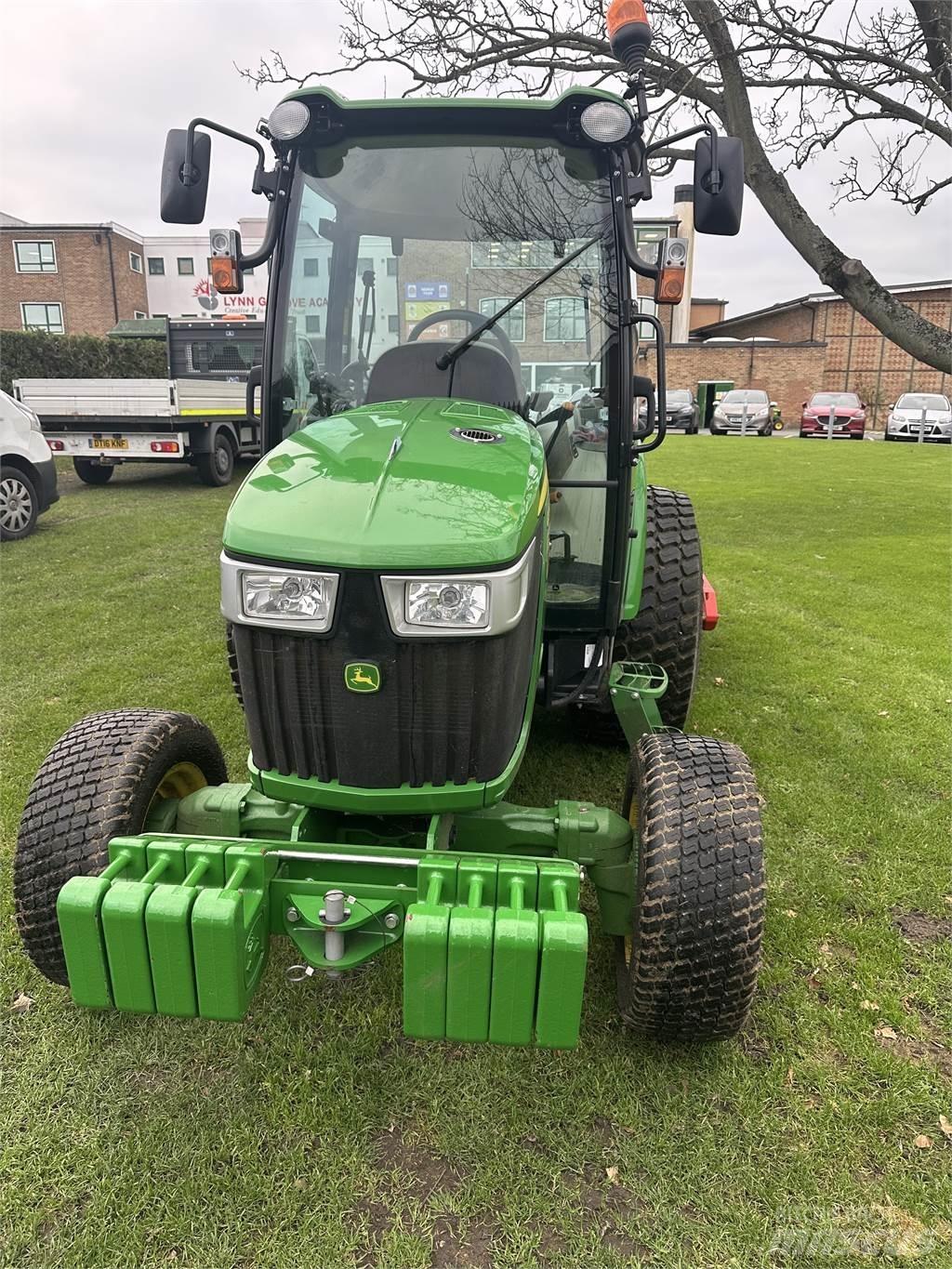 John Deere 4066R Kompakttraktorid