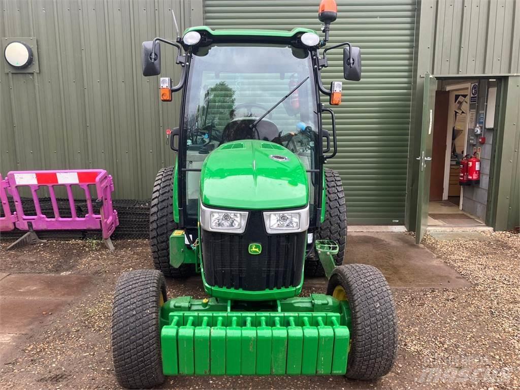 John Deere 4066R Kompakttraktorid