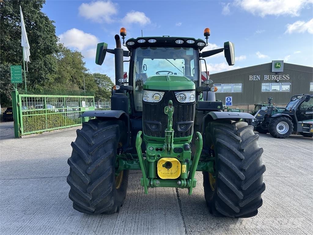 John Deere 6R215 Traktorid