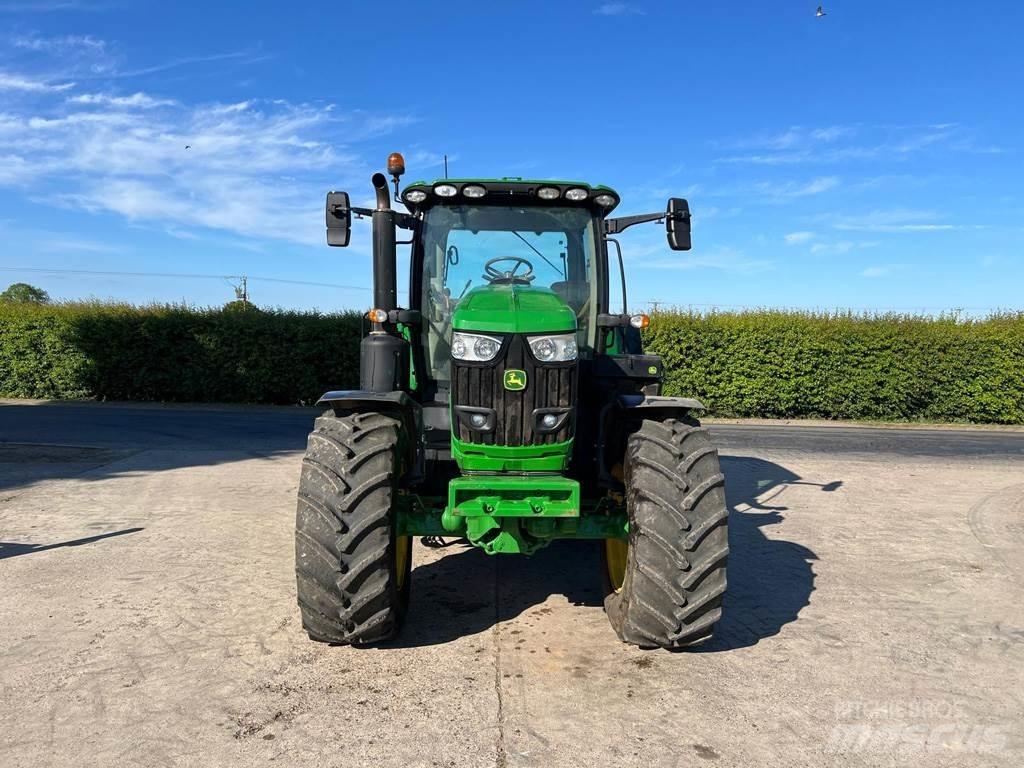 John Deere 6R215 Traktorid