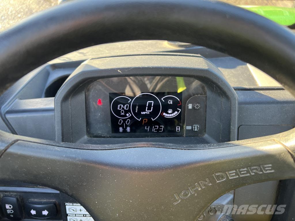 John Deere 865M ATV-d