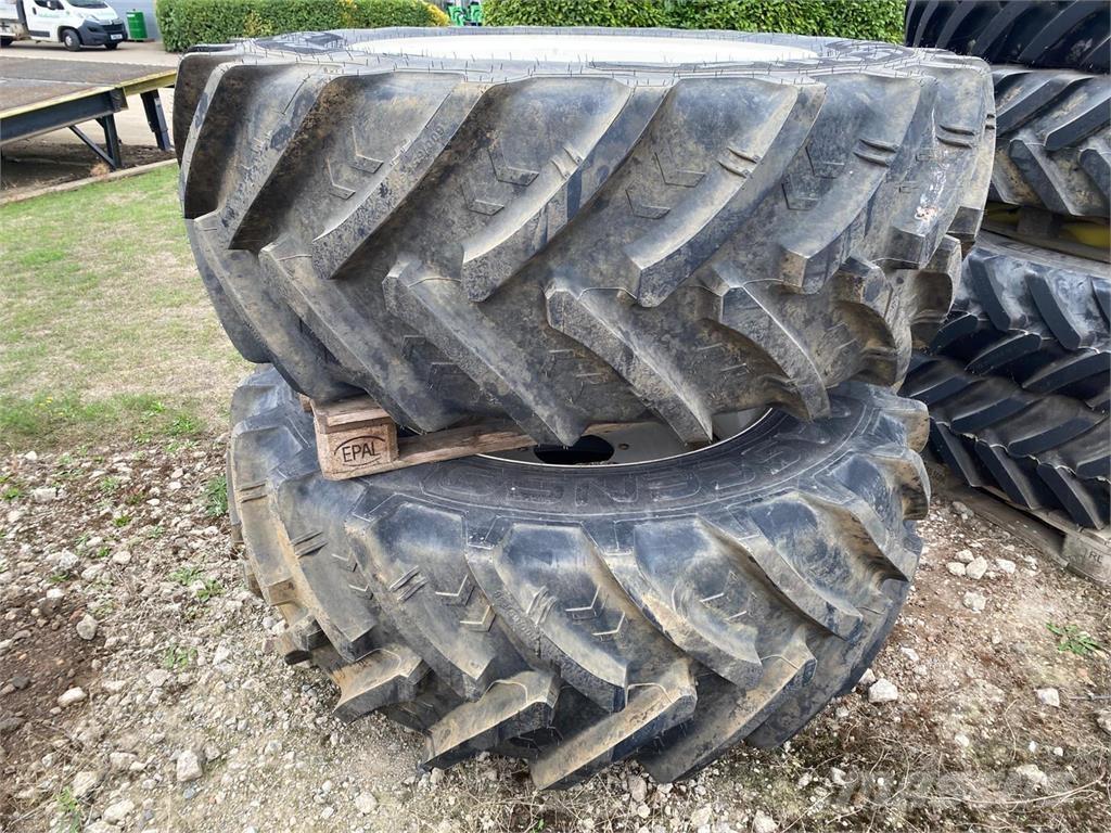 Kuhn 600/65R38 Rehvid, rattad ja veljed