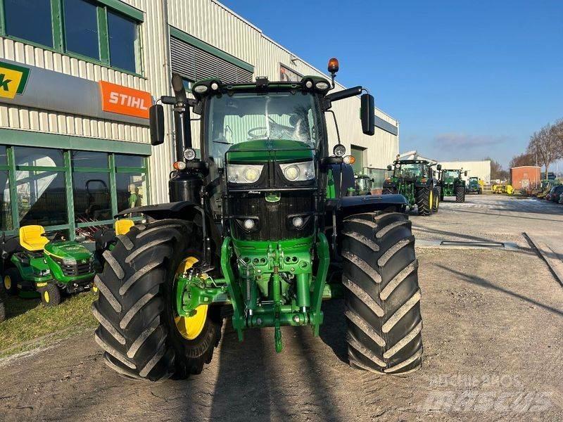John Deere 6215R Traktorid