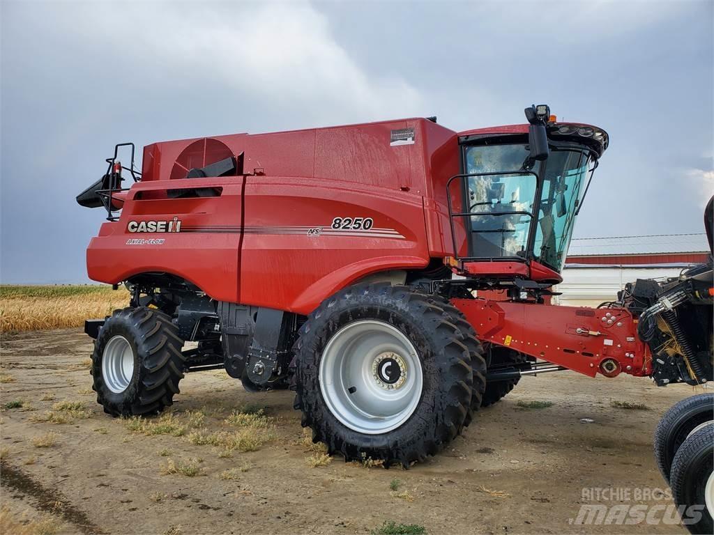 Case IH 8250 Teraviljakombainid