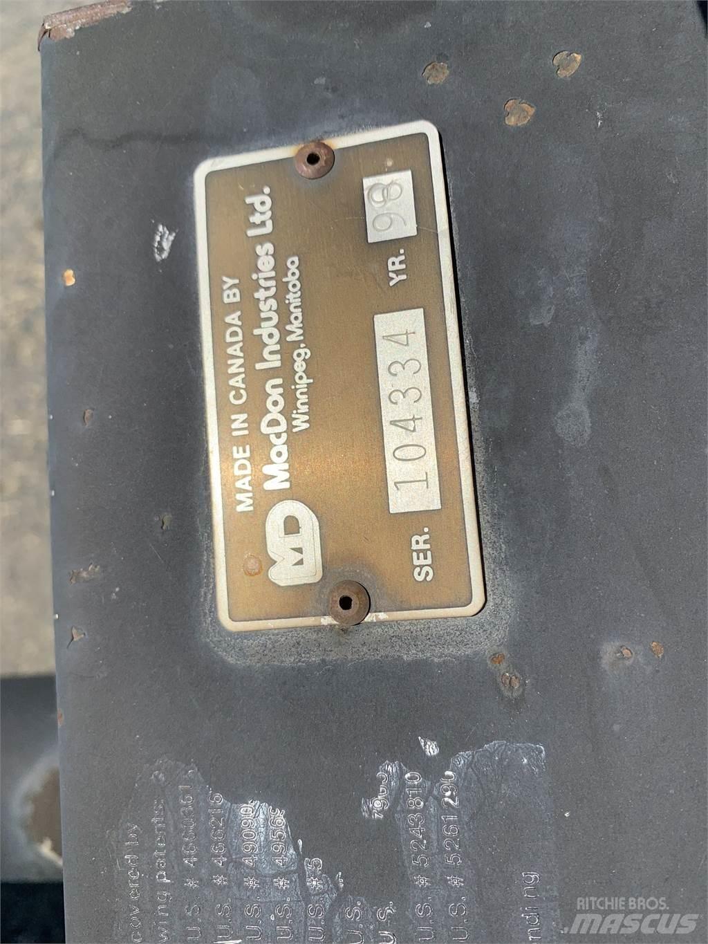 MacDon 942 14' Vaalutid