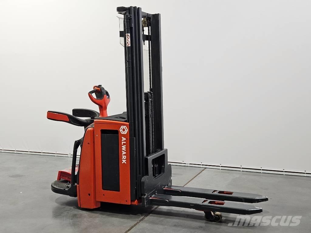 Linde L16AP Platvormiga virnastajad