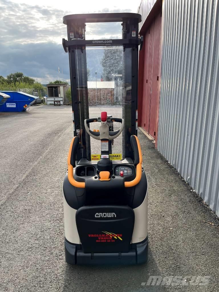 Crown ETi 4000-1.2 Järelkäidavad virnastajad