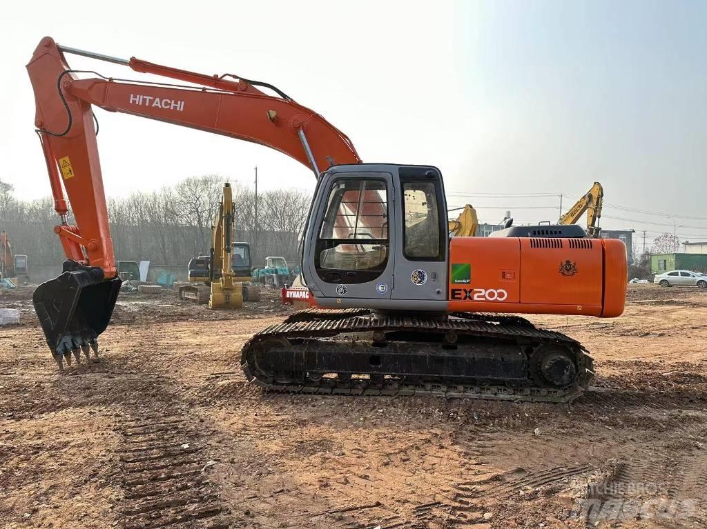 Hitachi EX 200 Roomikekskavaatorid